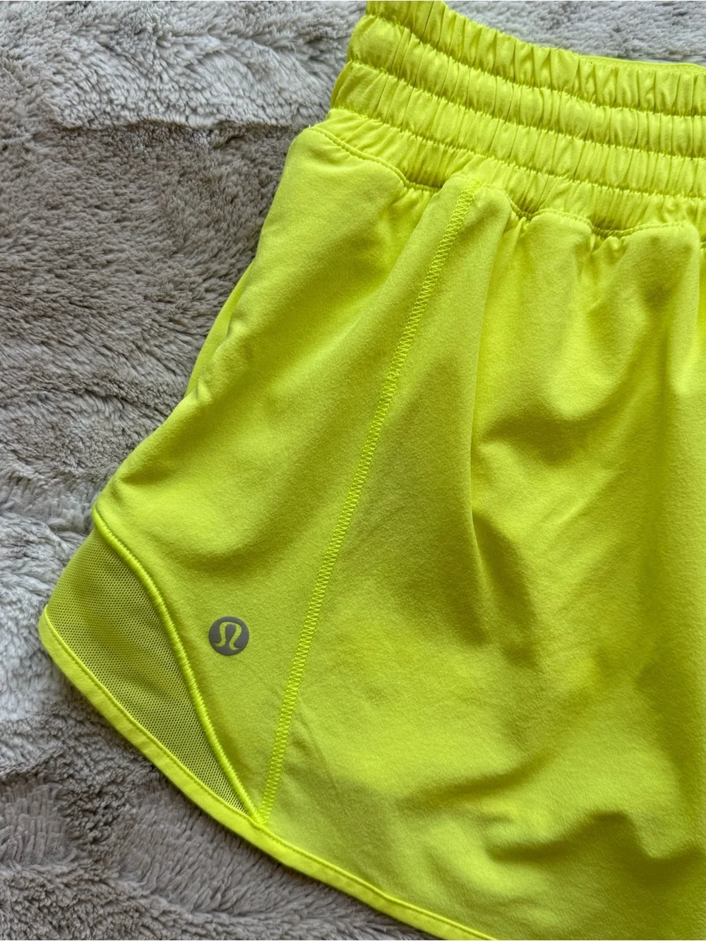 Lululemon 🍋 Hotty Hot High-Rise Lined Short 2.5